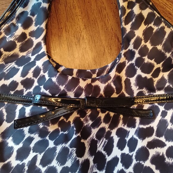 Kate Spade Giraffe Print Tate Lindenwood Nylon Tote Bag - Picture 9 of 10